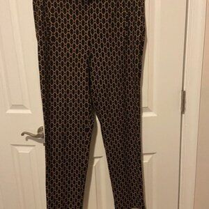 CHICOS So Slimming Juliet Embossed Chain-Print Ankle Pants size 10